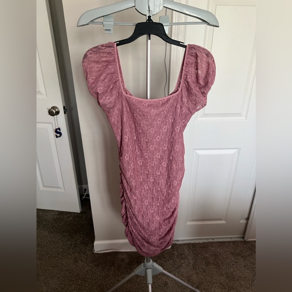 BP PINK RUCHED LACE MINIDRESS Size Medium NWT - Picture 10 of 13